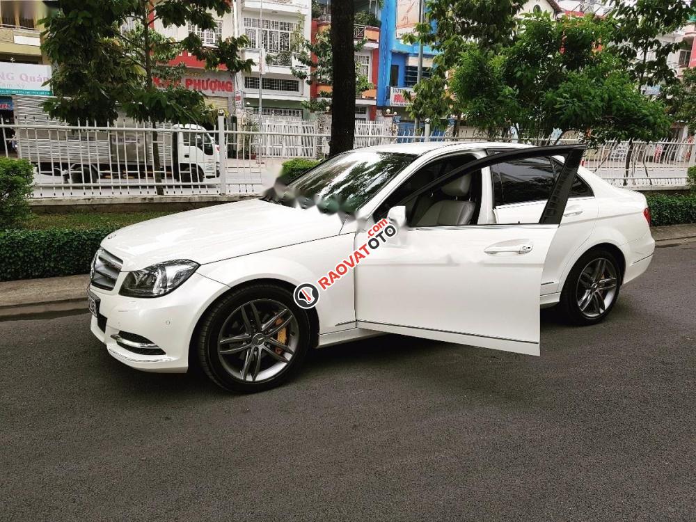 Cần bán lại xe Mercedes C200 2012, màu trắng, giá tốt-1