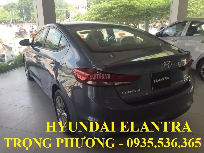 Cần bán Hyundai Elantra đời 2017, màu đen, nhập khẩu-12