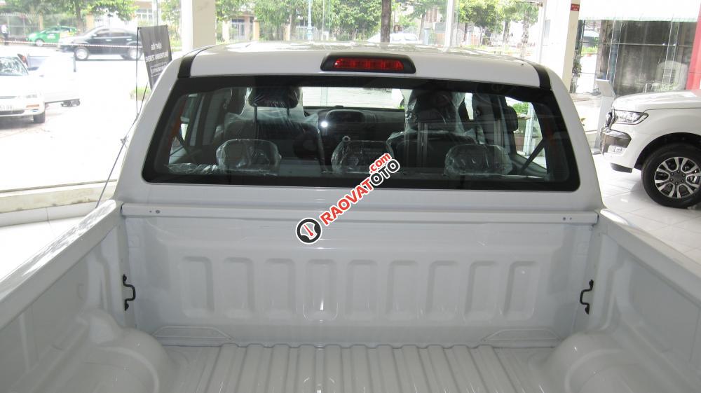 Bán xe Ford Ranger hai cầu, số sàn, giá tốt nhất Tây Ninh, Long An-4