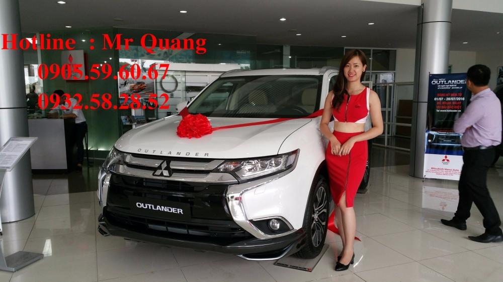 Bán Mitsubishi Outlander đời 2017, màu trắng, nhập khẩu-3