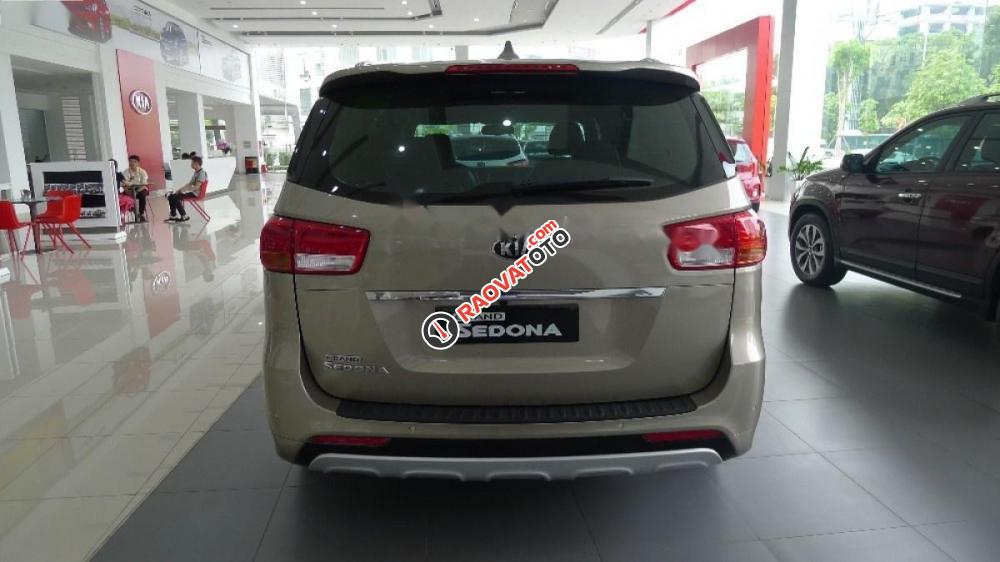 Cần bán xe Kia Sedona GATH năm 2017, màu ghi vàng -7