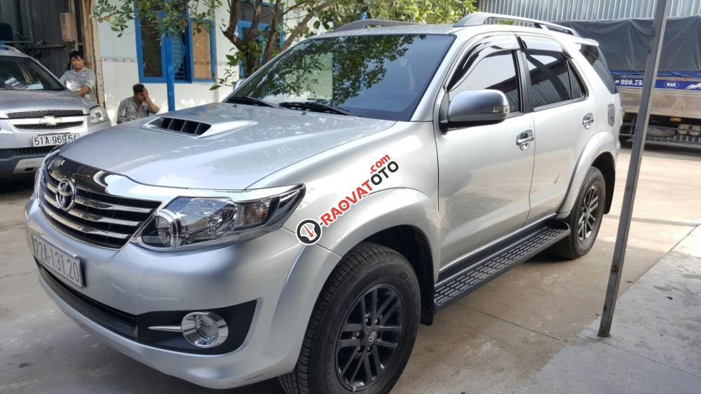 Bán Toyota Fortuner G 2.5MT số sàn, máy dầu, màu bạc, sản xuất 2015, đi 21000km mới 95%-6