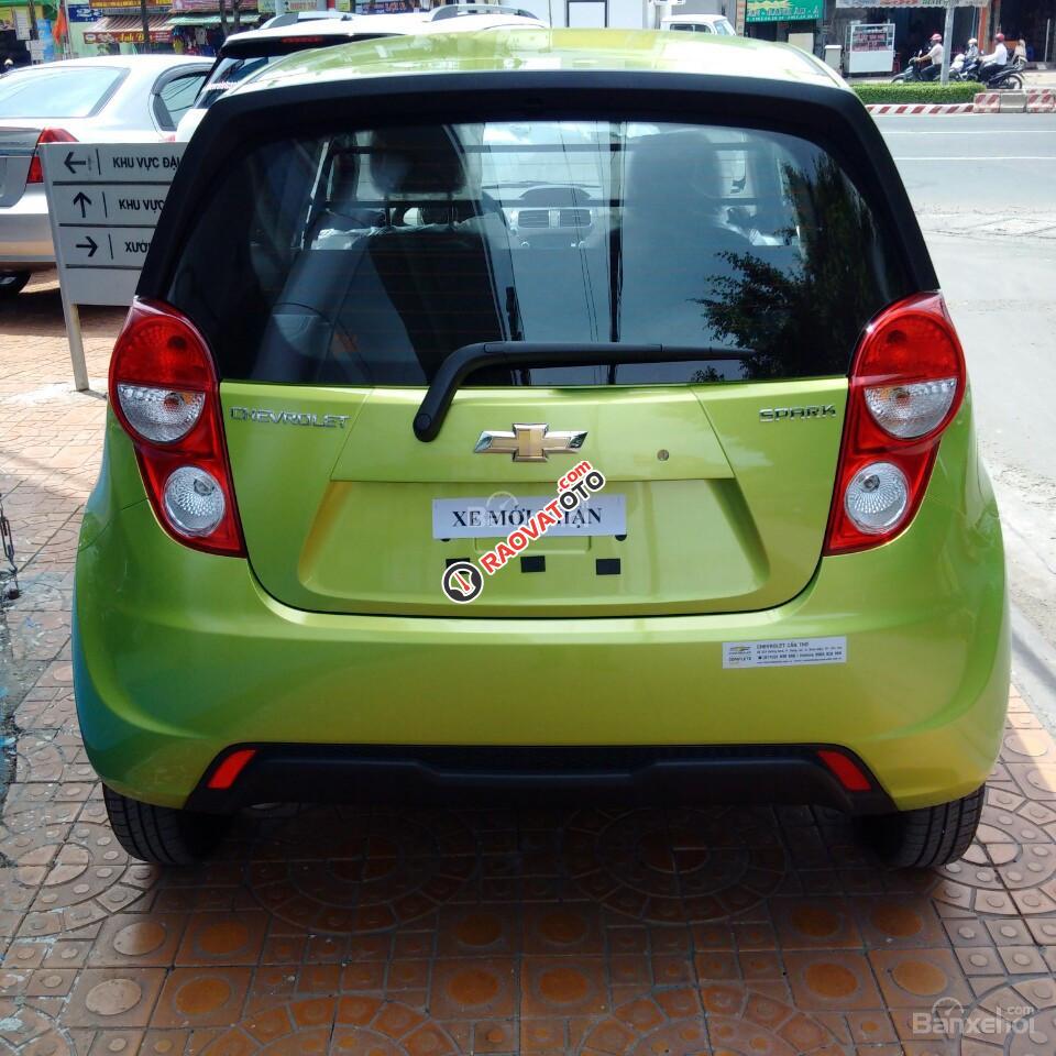 Chevrolet Spark 2017, hỗ trợ vay ngân hàng 80%. Gọi Ms. Lam 0939193718-4