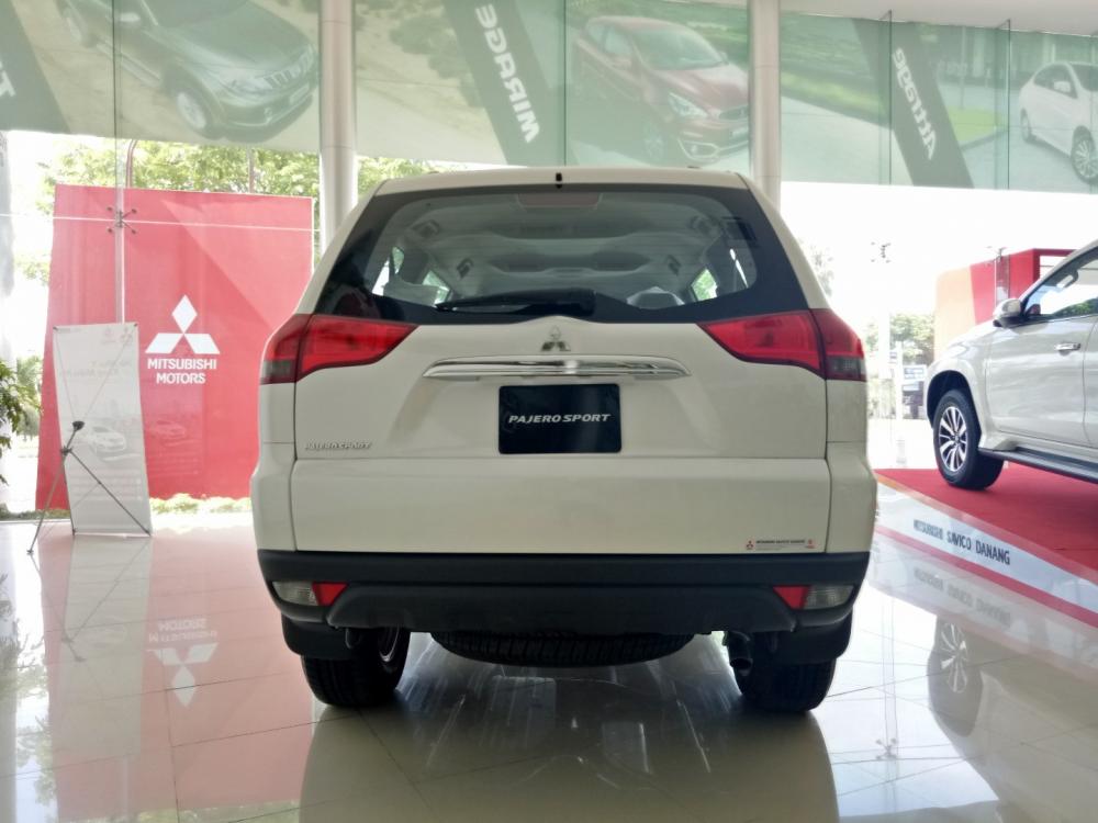 Cần bán Mitsubishi Pajero Sport đời 2017, màu trắng, nhập khẩu nguyên chiếc-5