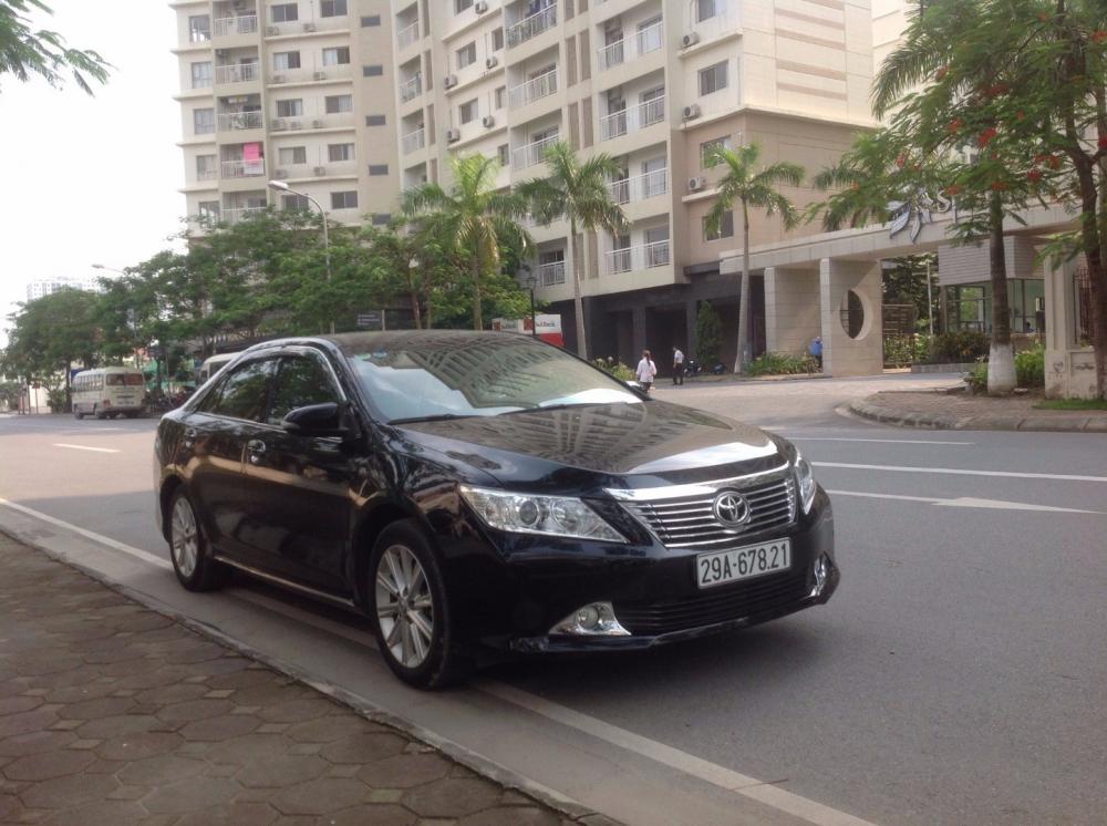 Bán gấp Toyota Camry đời 2014, màu đen, xe nhập-1