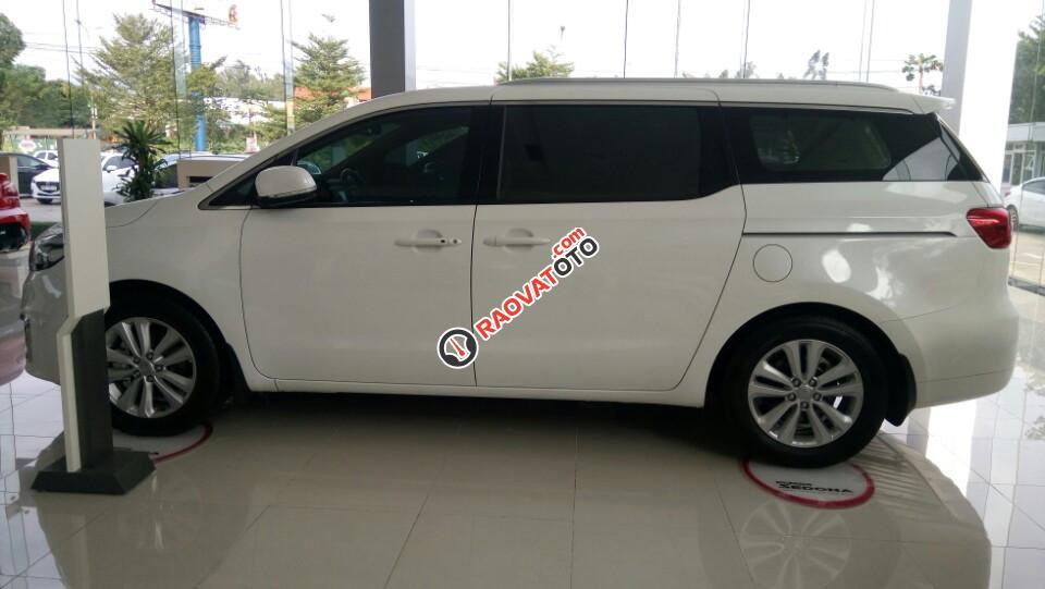 Cần bán Kia Sedona GAT đời 2018, màu trắng, hỗ trợ trả góp. LH 0989.240.241-1