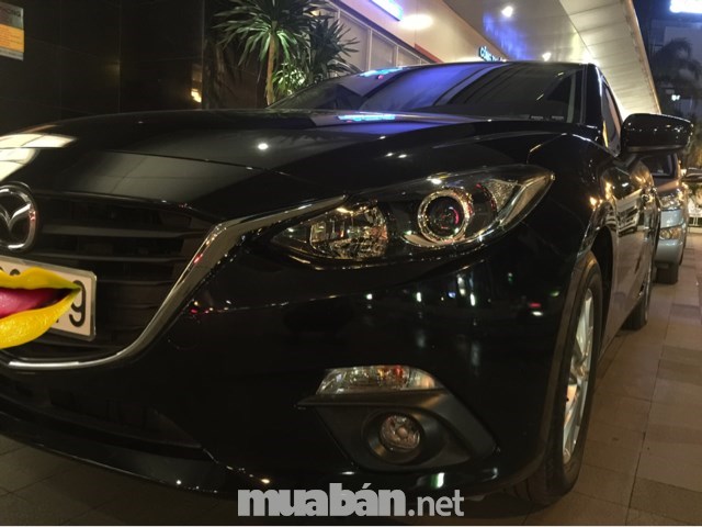 Cần bán xe Mazda 3 đời 2016, màu đen, nhập khẩu nguyên chiếc, giá tốt-0