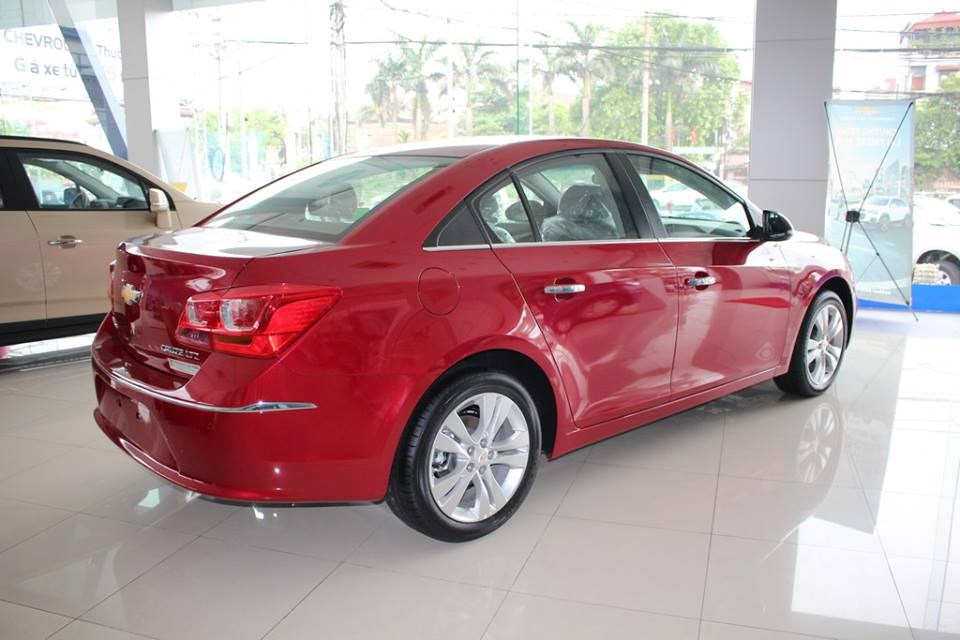 Bán xe Chevrolet Cruze đời 2017, màu đỏ, nhập khẩu-3