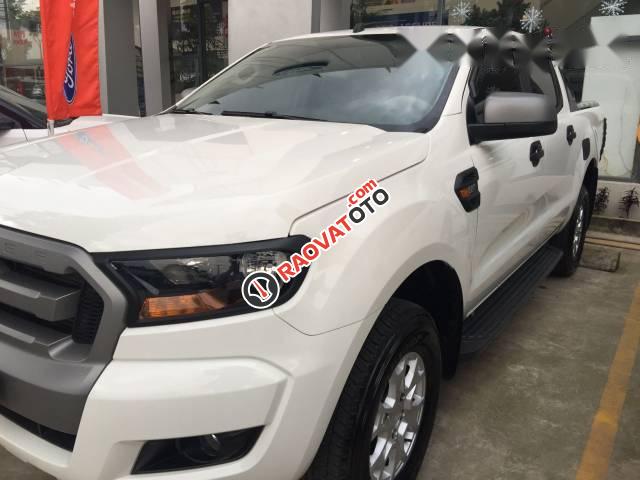 Cần bán xe Ford Ranger đời 2017, màu trắng, giá cạnh tranh-1