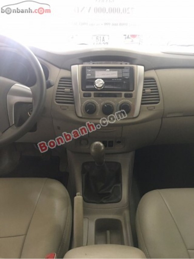 Bán ô tô Toyota Innova 2015, màu bạc, xe nhập-3