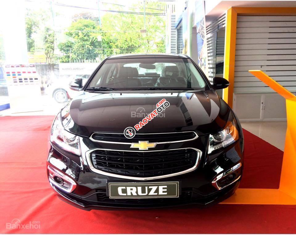 Bán xe Chevrolet Cruze 1.6L MT đời 2017, màu đen-0