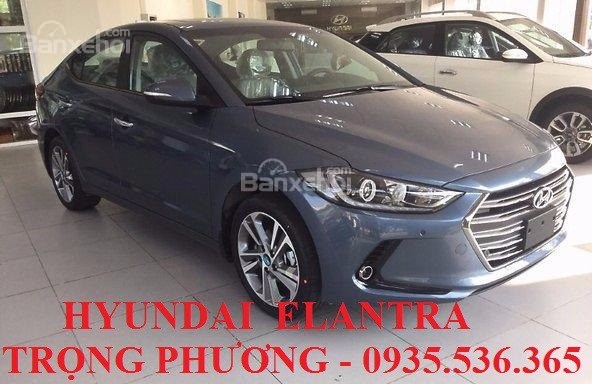 Cần bán Hyundai Elantra đời 2017, màu đen, nhập khẩu-7