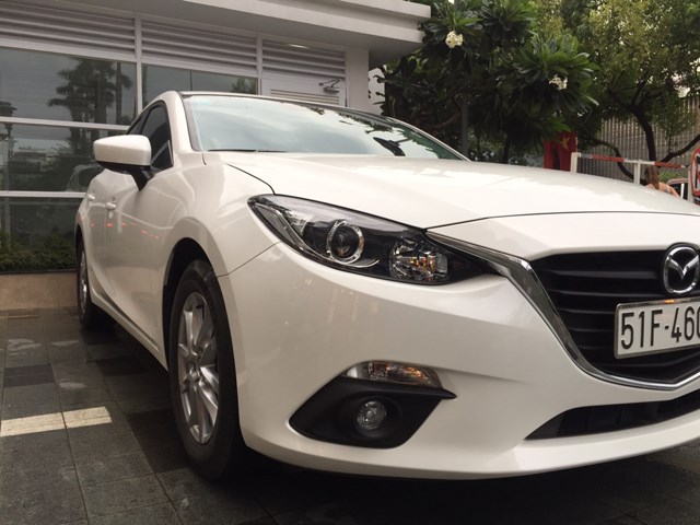 Cần bán xe Mazda 3 đời 2017, màu trắng, xe nhập -1