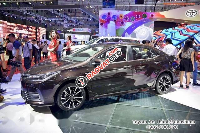 Bán Toyota Corolla Altis đời 2017, màu nâu, 650 triệu-2