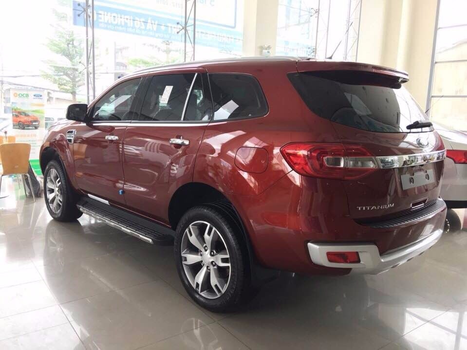 Bán xe Ford Everest đời 2017, màu đỏ, nhập khẩu chính hãng-3