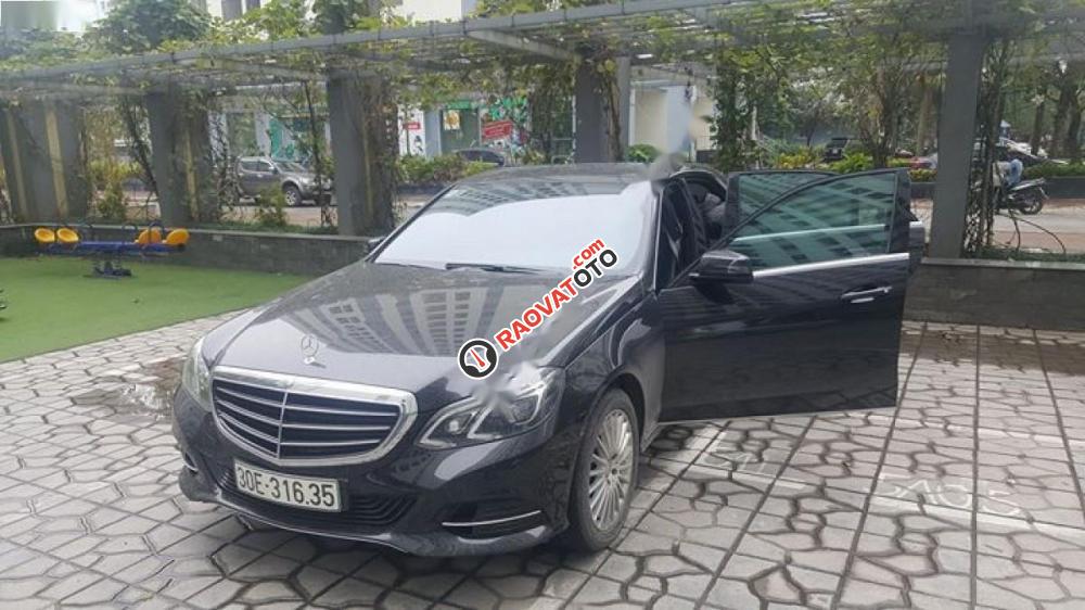 Cần bán xe Mercedes E200 đời 2016, màu đen chính chủ-1