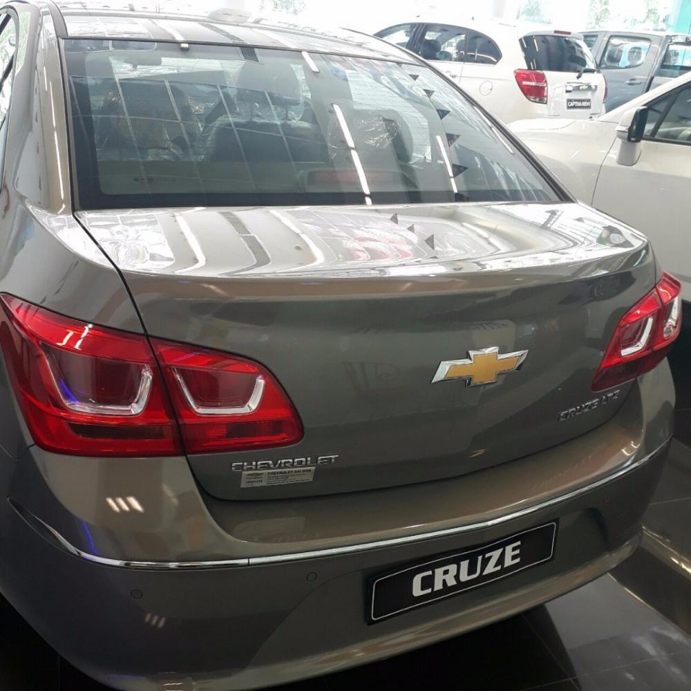 Bán Chevrolet Cruze đời 2017, màu xám, nhập khẩu-4