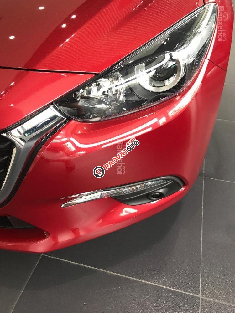 Mazda 3 2017 Facelift chỉ từ 649 triệu, đủ màu, giao xe ngay, ưu đãi khủng-1