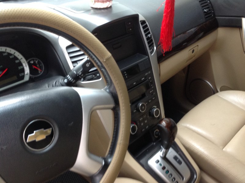 Bán Chevrolet Captiva LTZ MA XX đời 2010, màu bạc, nhập khẩu nguyên chiếc, xe gia đình giá cạnh tranh-2