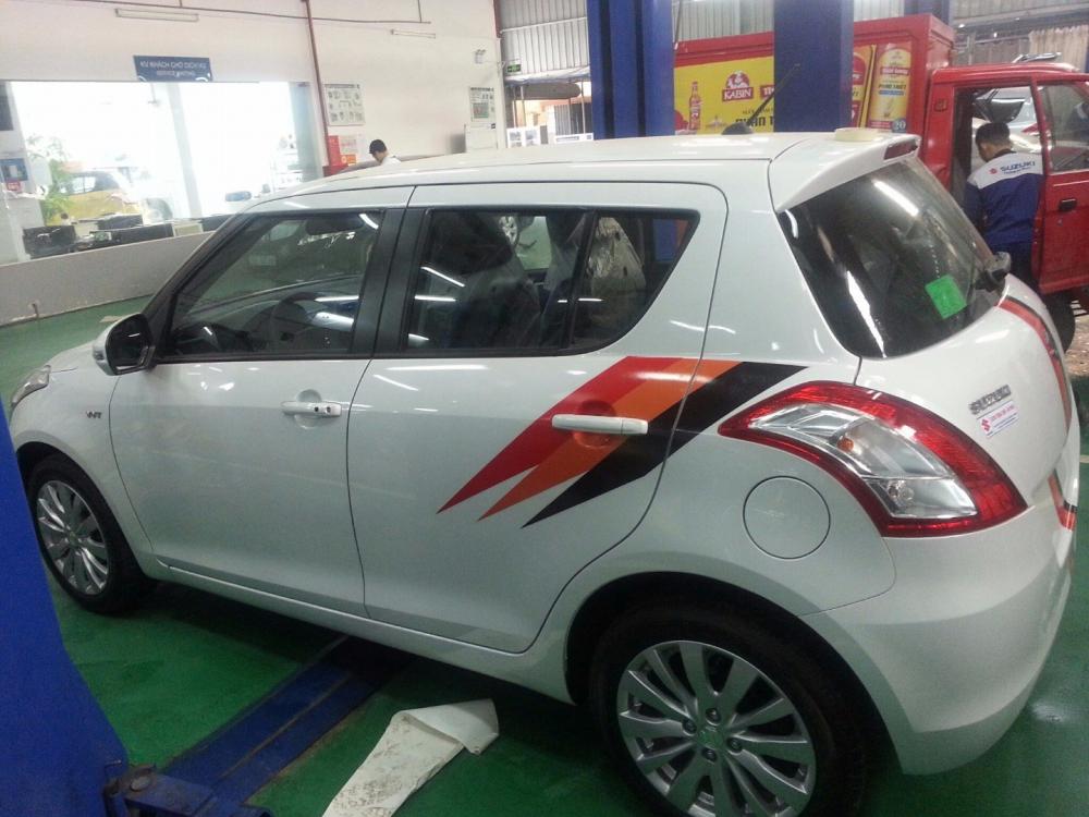 Bán xe Suzuki Swift 2017, màu trắng, xe nhập-3