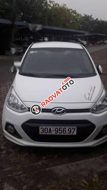 Cần bán gấp Hyundai Grand i10 MT 2015, màu trắng chính chủ, giá 315tr-0