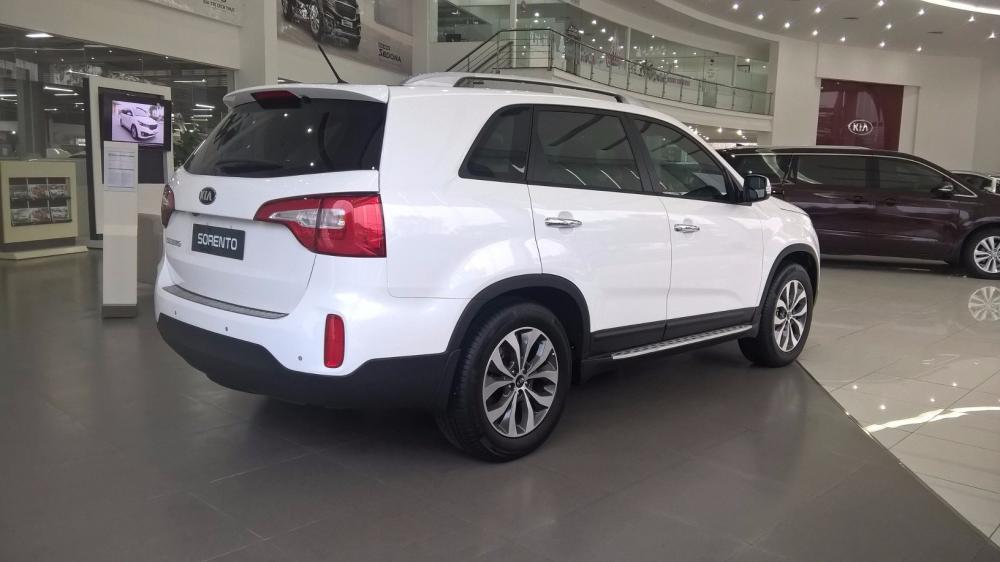 Bán ô tô Kia Sorento sản xuất 2017, màu trắng, nhập khẩu  -3