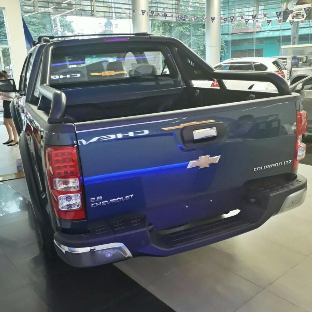 Bán xe Chevrolet Colorado 2.8L AT LTZ đời 2017, màu xanh lam, nhập khẩu  -2