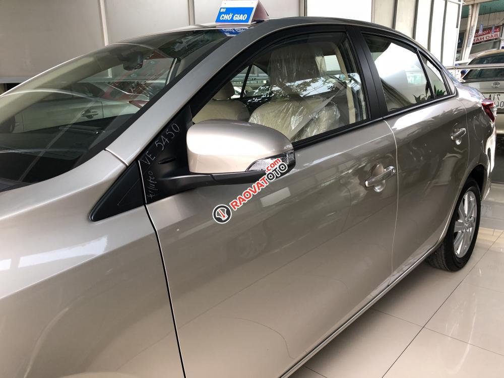 Cần bán Toyota Vios 1.5E đời 2018, màu nâu vàng, giá tốt-1