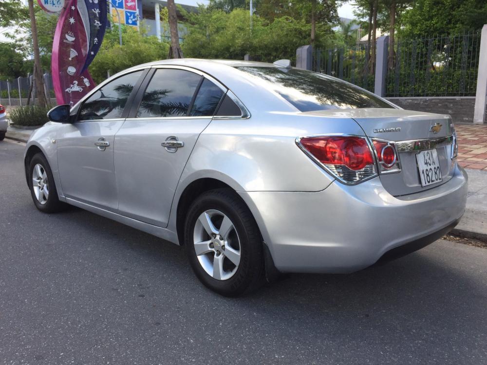 Chính chủ bán xe Chevrolet Cruze đời 2010, màu bạc, nhập khẩu-6