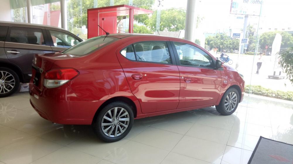 Bán Mitsubishi Attrage đời 2017, màu đỏ, nhập khẩu-15