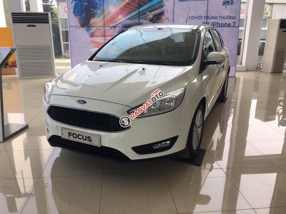 Bán Ford Focus 1.5L AT Ecoboost đời 2018 (xe cao cấp). Giá xe chưa giảm, hotline báo giá xe: 097.140.7753-1