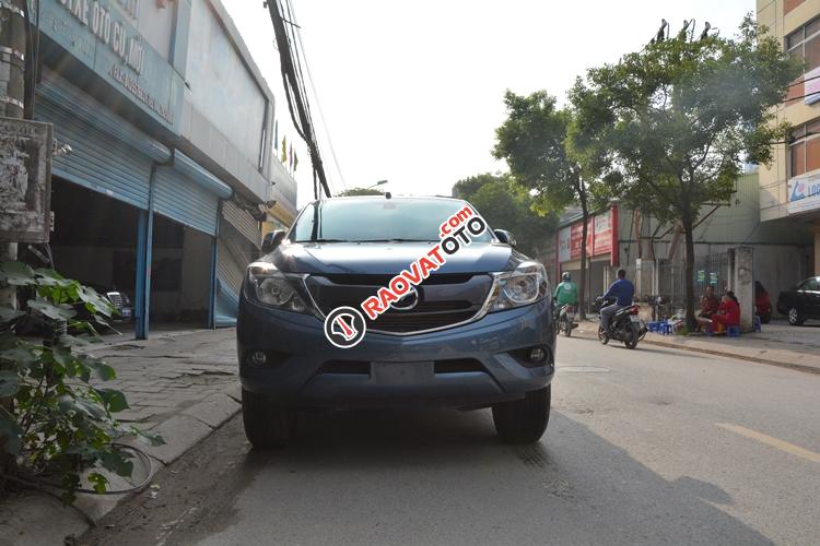 Bán Mazda BT 50 2.2AT đời 2017, màu xanh lam, nhập khẩu nguyên chiếc mới 99%-1