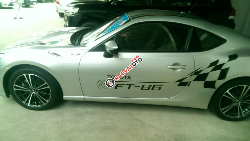 Bán Toyota FT86 2012 thể thao màu bạc, mới 90%, tiết kiệm so với xe mới 600 triệu-2