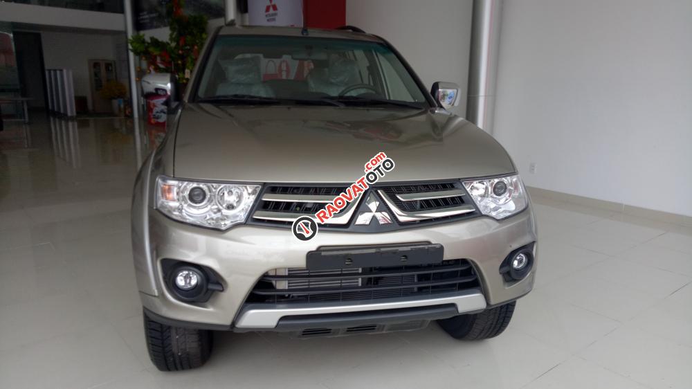 Mitsubishi Pajero Sport xe 7 chỗ màu vàng cát, rẻ nhất Đà Nẵng, hỗ trợ trả góp 90% - LH 0911477123-13