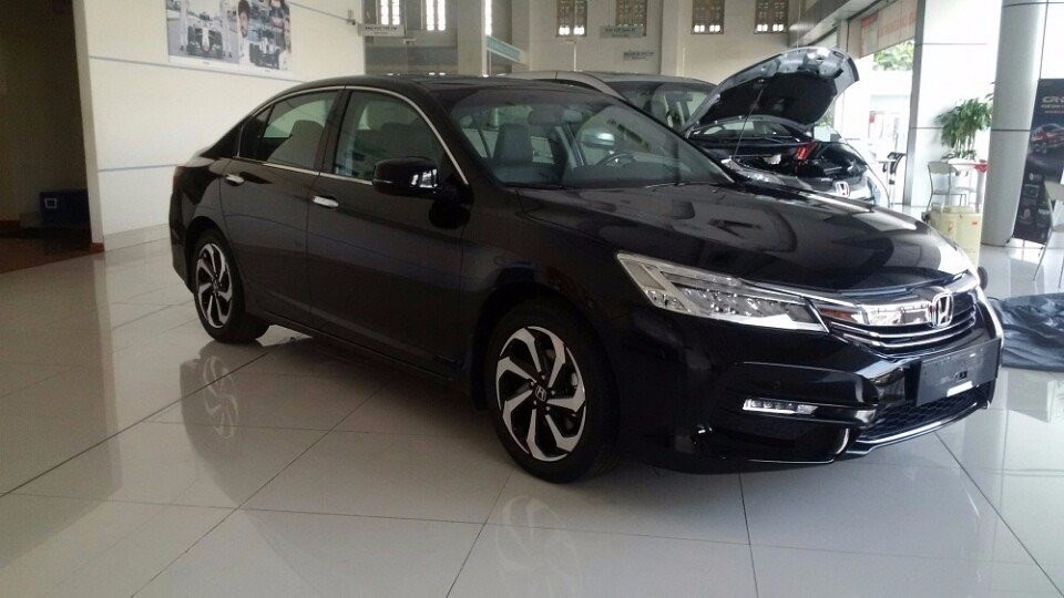 Cần bán Honda Accord đời 2017, màu đen, nhập khẩu-1