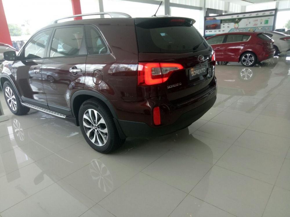 Bán Kia Sorento đời 2017, màu đỏ, xe nhập-4