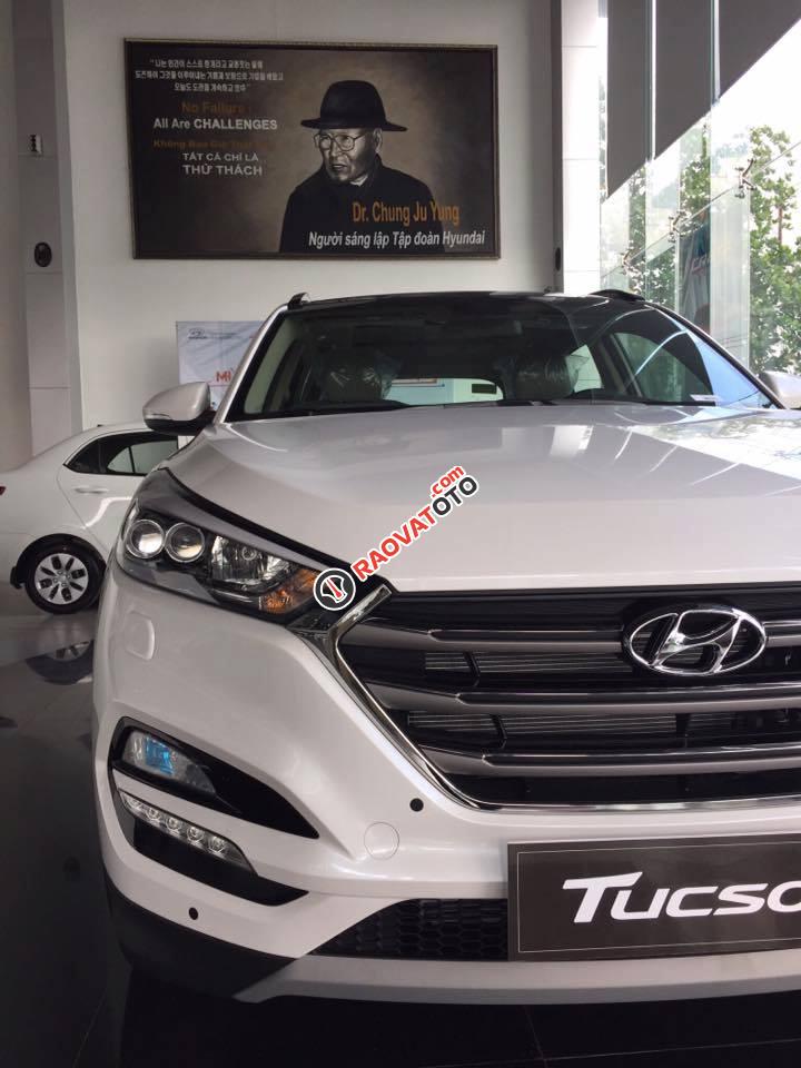 Cần bán xe Hyundai Tucson 2.0AT đời 2017-2