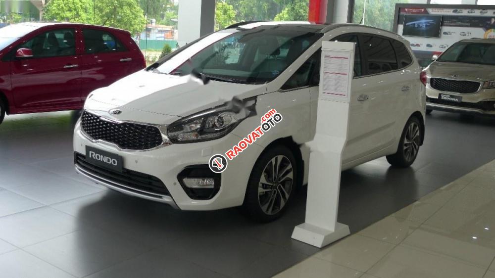 Cần bán Kia Rondo năm 2017, màu trắng-3