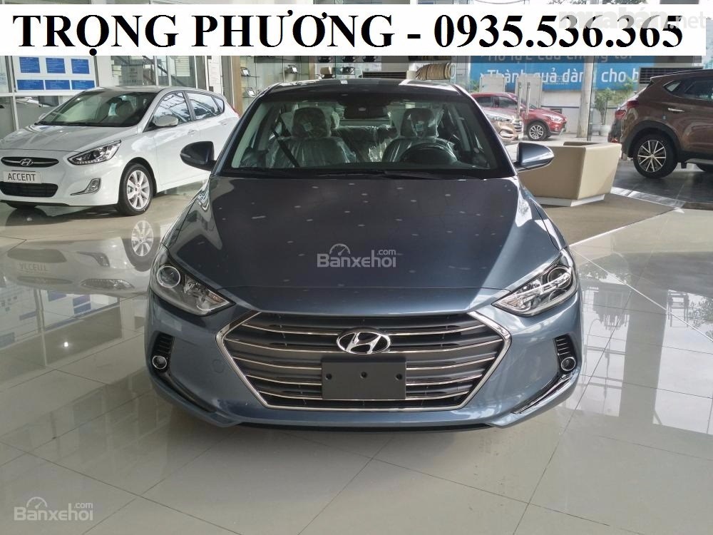 Cần bán Hyundai Elantra đời 2017, màu đen, nhập khẩu-0