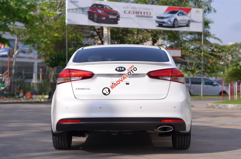 Cần bán Kia Cerato 1.6 MT sản xuất năm 2018, màu trắng-6