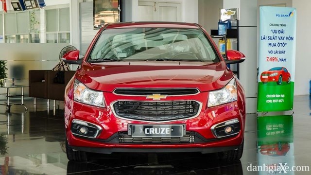 Bán ô tô Chevrolet Cruze 1.6MT đời 2017, màu đỏ, nhập khẩu-1