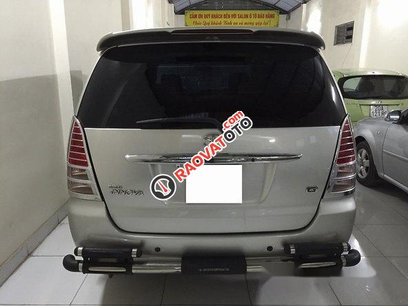 Cần bán gấp Toyota Innova đời 2008, màu bạc chính chủ, giá 385tr-1