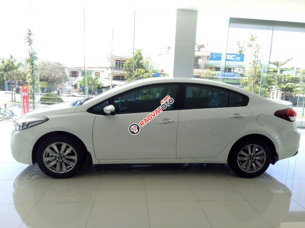 Kia Cerato 1.6 số sàn, màu trắng, giá ưu đãi tại Kia Khánh Hòa-3