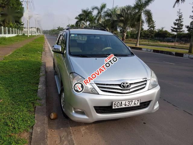 Cần bán lại xe Toyota Innova năm 2009, màu bạc, giá tốt-0