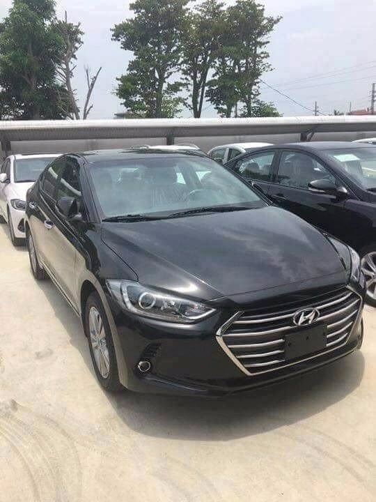 Cần bán xe Hyundai Elantra 2017, màu đỏ, nhập khẩu-12