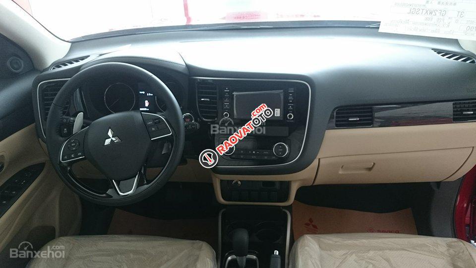 Bán Mitsubishi Outlander 2.0 CVT sản xuất 2017, màu đỏ, nhập khẩu, 941.5 triệu-10