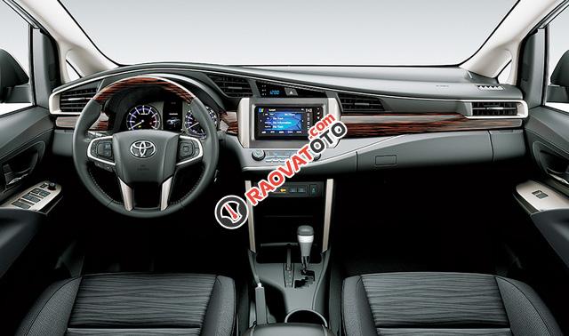 Toyota Hải Dương bán xe Innova 2.0E đời 2017 mới 100%. Bấm gọi: 0941 836 688-3