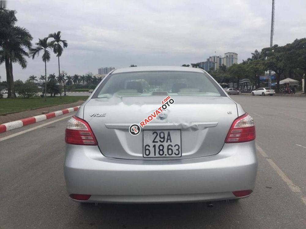 Cần bán lại xe Toyota Vios 1.5 E đời 2012, màu bạc còn mới-5