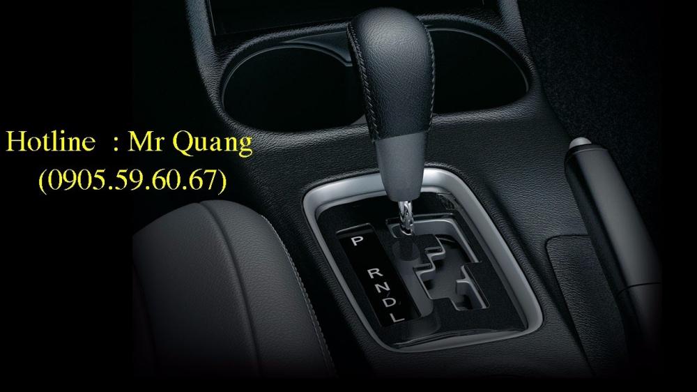 Bán xe Mitsubishi Outlander năm 2017, màu đỏ, nhập khẩu nguyên chiếc-2