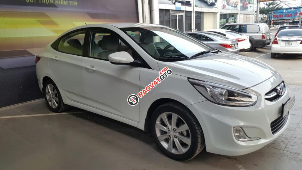 Bán Hyundai Accent 1.4MT số sàn, nhập Hàn Quốc 2016 màu trắng, biển Sài Gòn-6